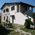 منزل ريفي Borgo Di Fonni